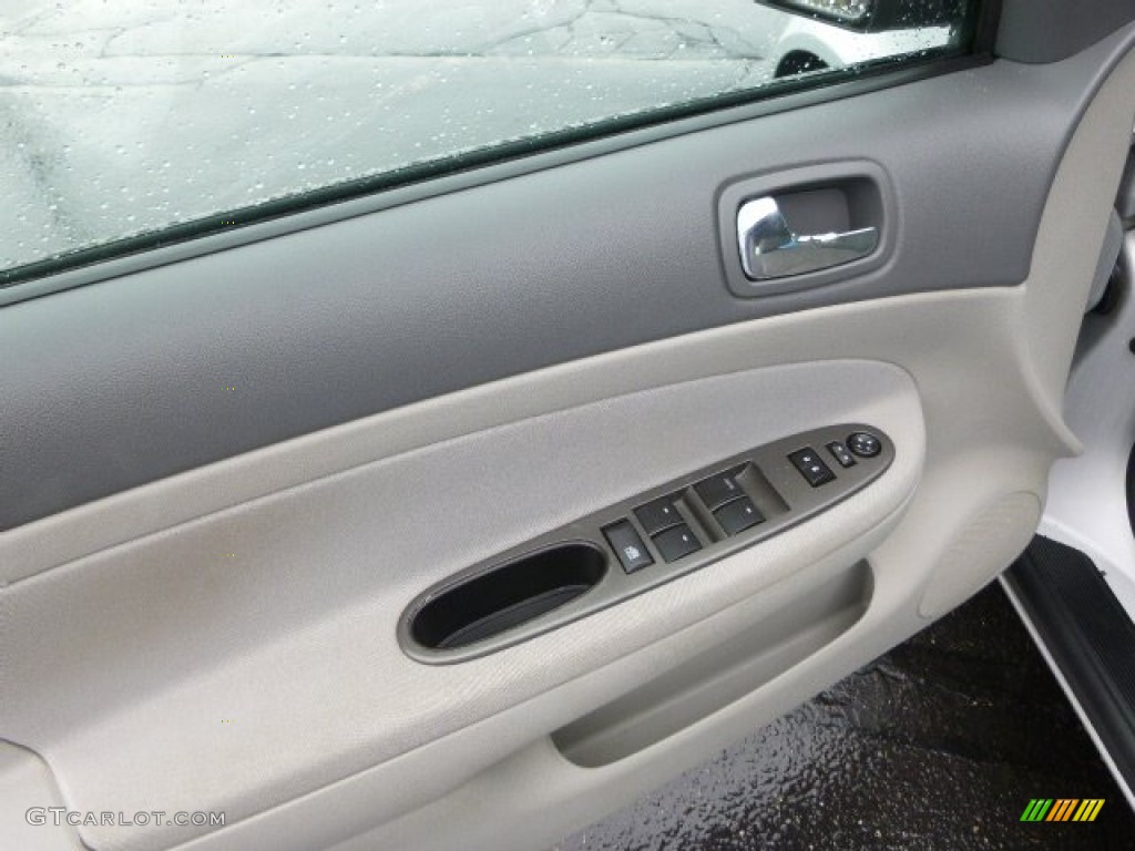 2007 Cobalt LT Sedan - Ultra Silver Metallic / Gray photo #17