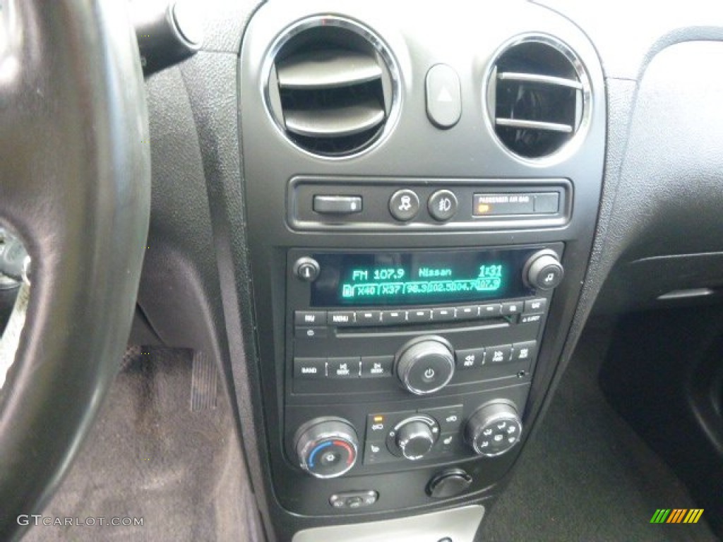 2008 HHR LT - Summit White / Gray photo #18