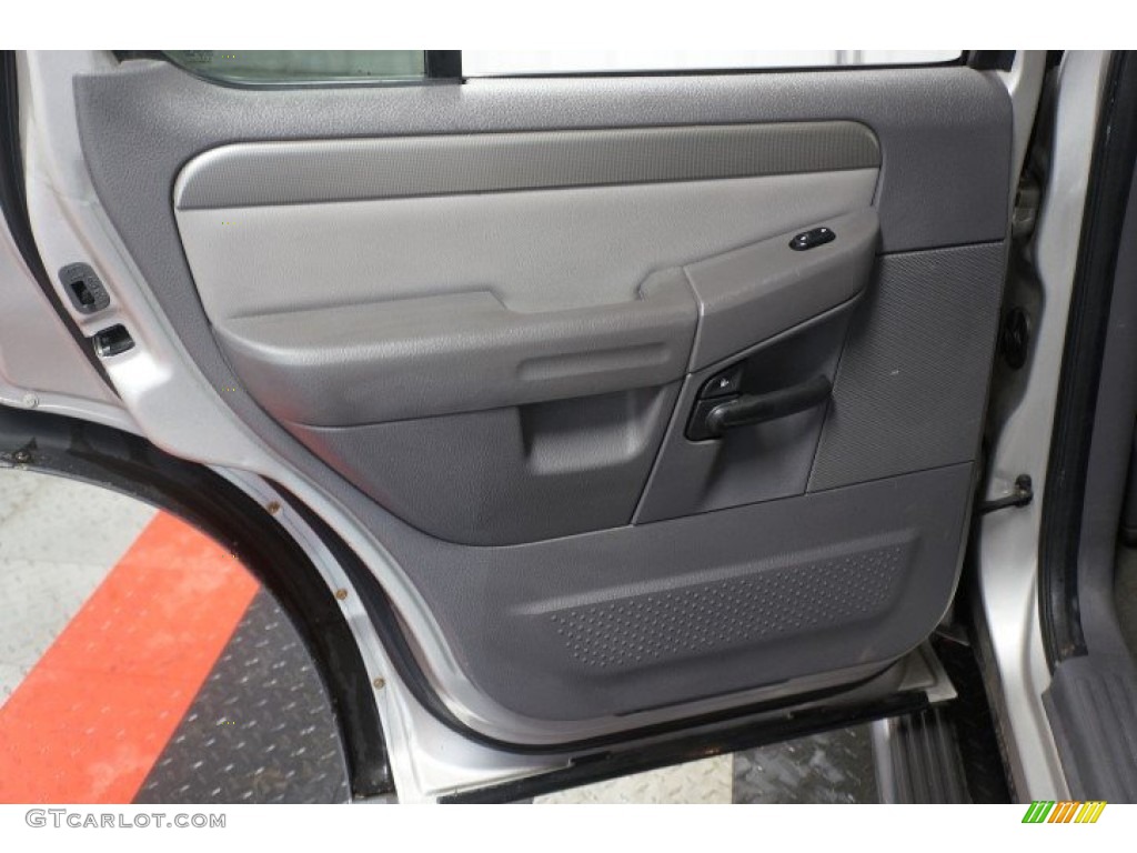 2005 Explorer XLT 4x4 - Mineral Grey Metallic / Midnight Grey photo #15