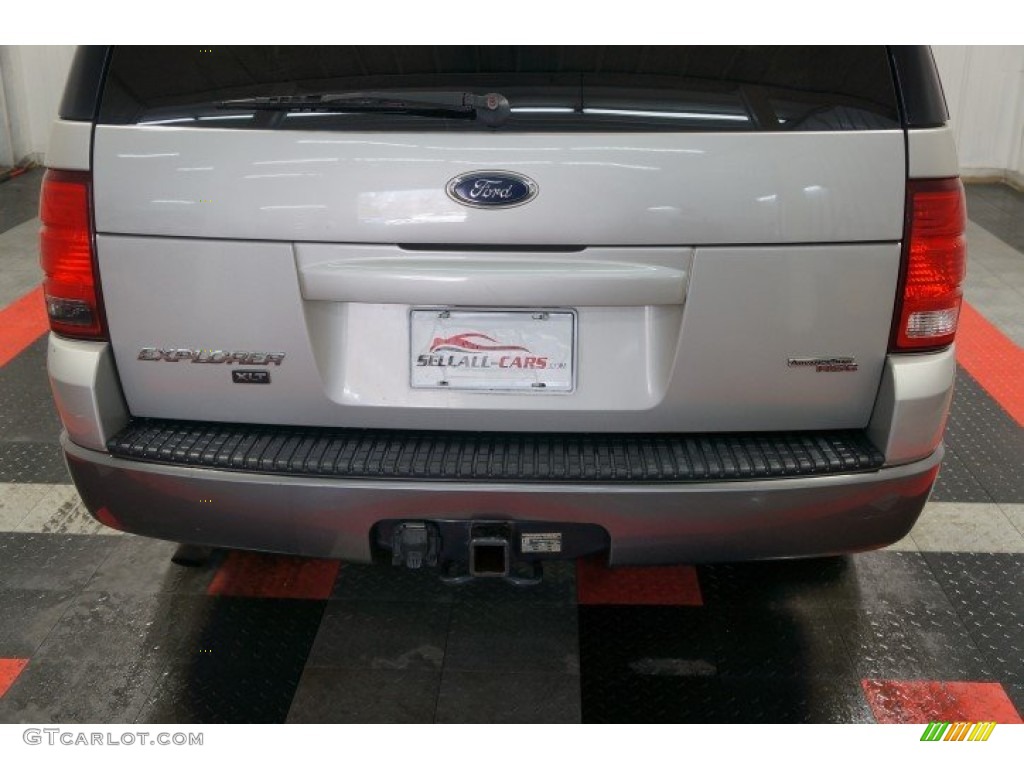 2005 Explorer XLT 4x4 - Mineral Grey Metallic / Midnight Grey photo #52