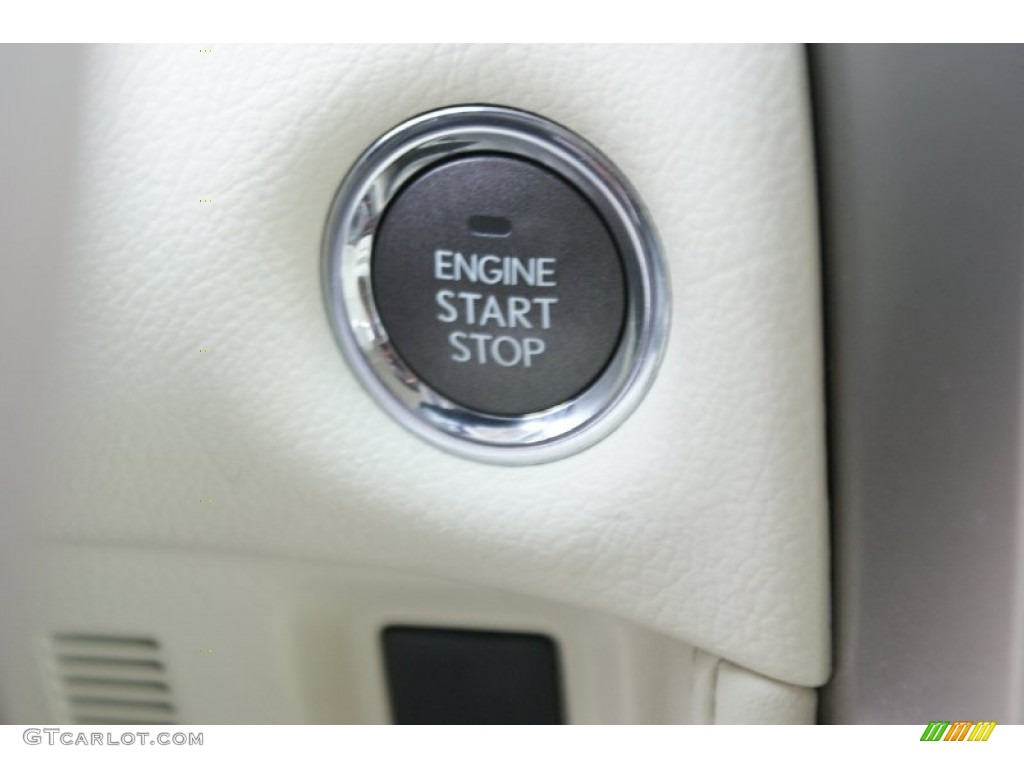 2014 Lexus GX 460 Luxury Controls Photo #102762299