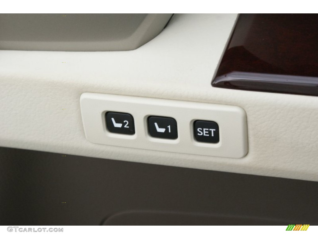 2014 Lexus GX 460 Luxury Controls Photo #102762467