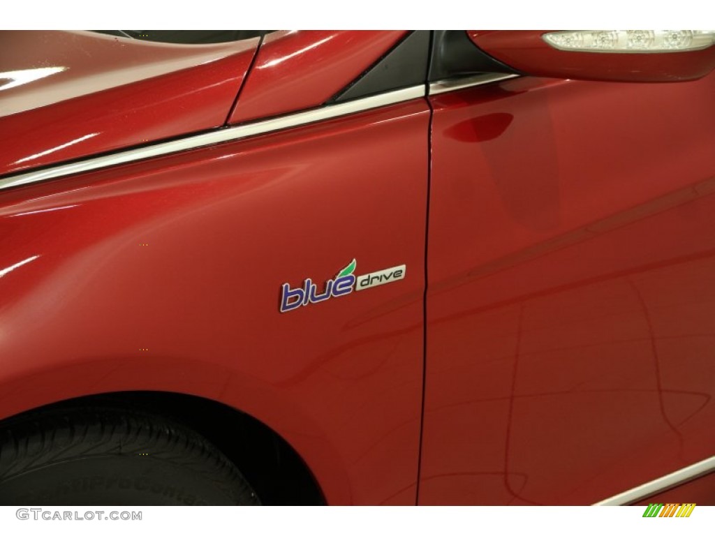 2011 Hyundai Sonata Hybrid Marks and Logos Photos
