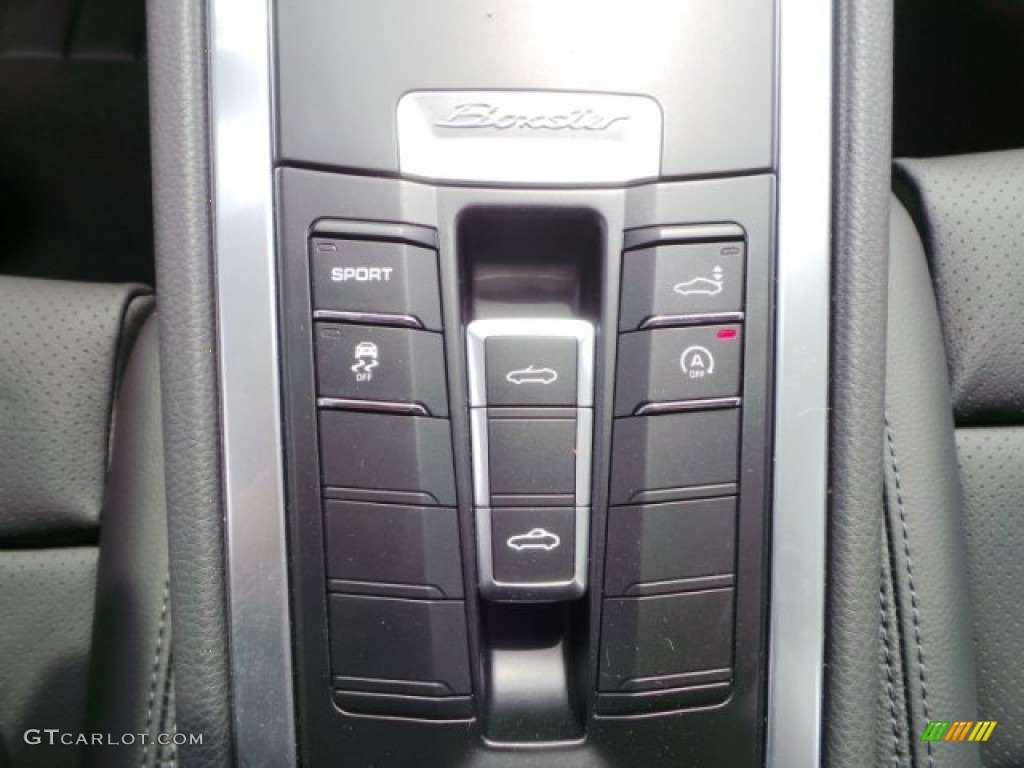 2015 Porsche Boxster S Controls Photo #102777522