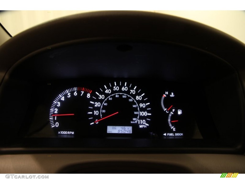 2006 Toyota Corolla LE Gauges Photos