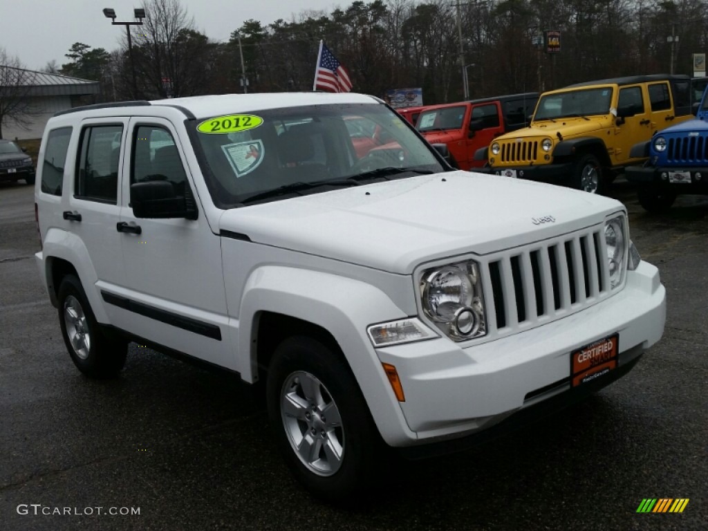 2012 Liberty Sport 4x4 - Bright White / Pastel Pebble Beige photo #3