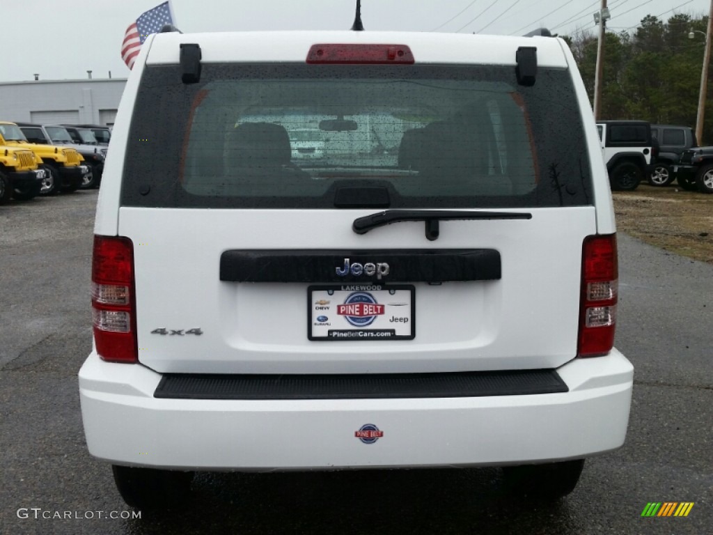 2012 Liberty Sport 4x4 - Bright White / Pastel Pebble Beige photo #9