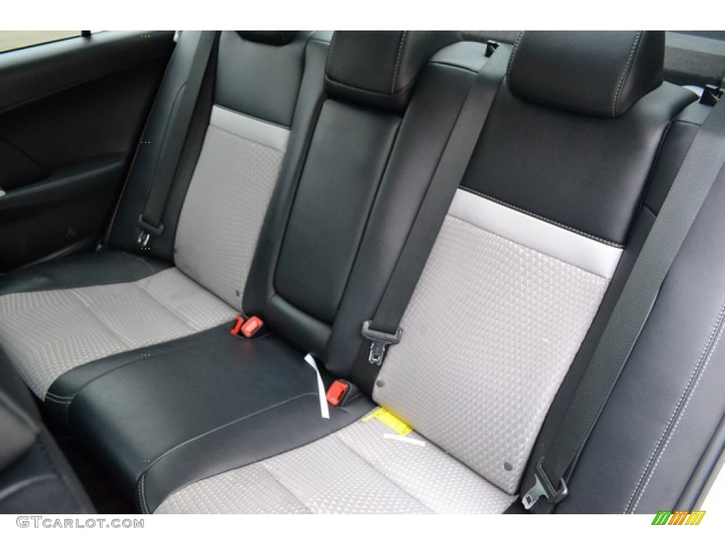 2012 Toyota Camry SE Rear Seat Photo #102785750