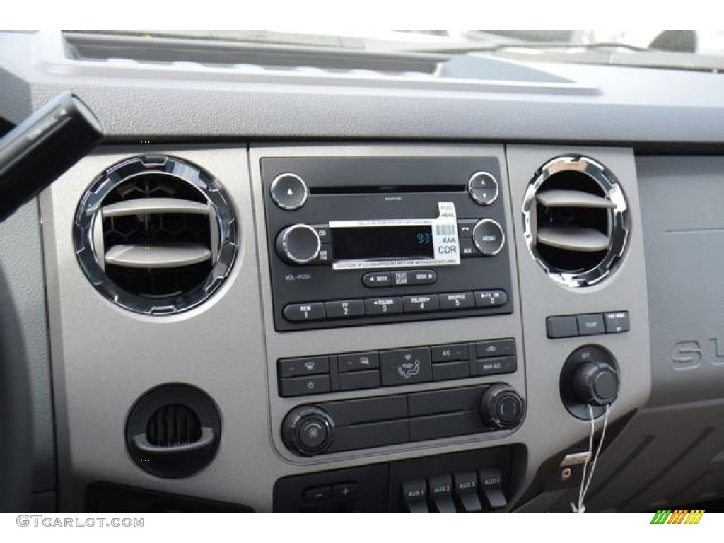 2015 Ford F550 Super Duty XLT Regular Cab Chassis Controls Photo #102787445