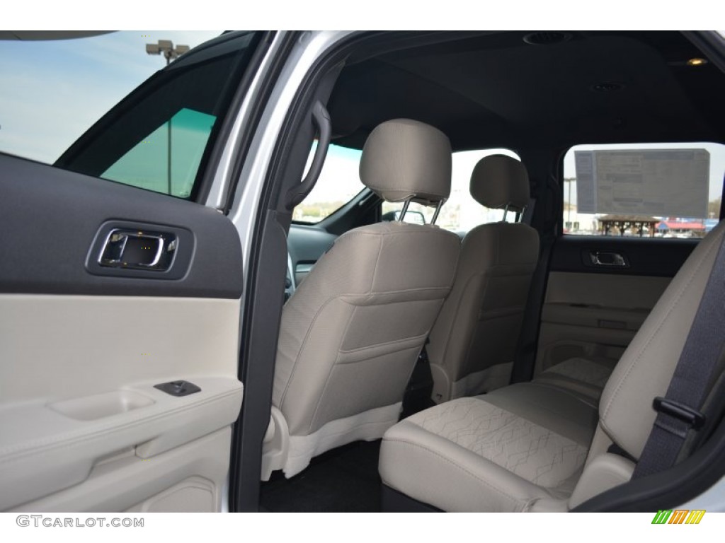 2015 Explorer FWD - Ingot Silver / Medium Light Stone photo #10