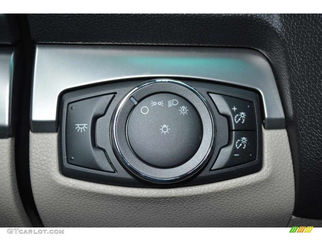 2015 Explorer FWD - Ingot Silver / Medium Light Stone photo #20
