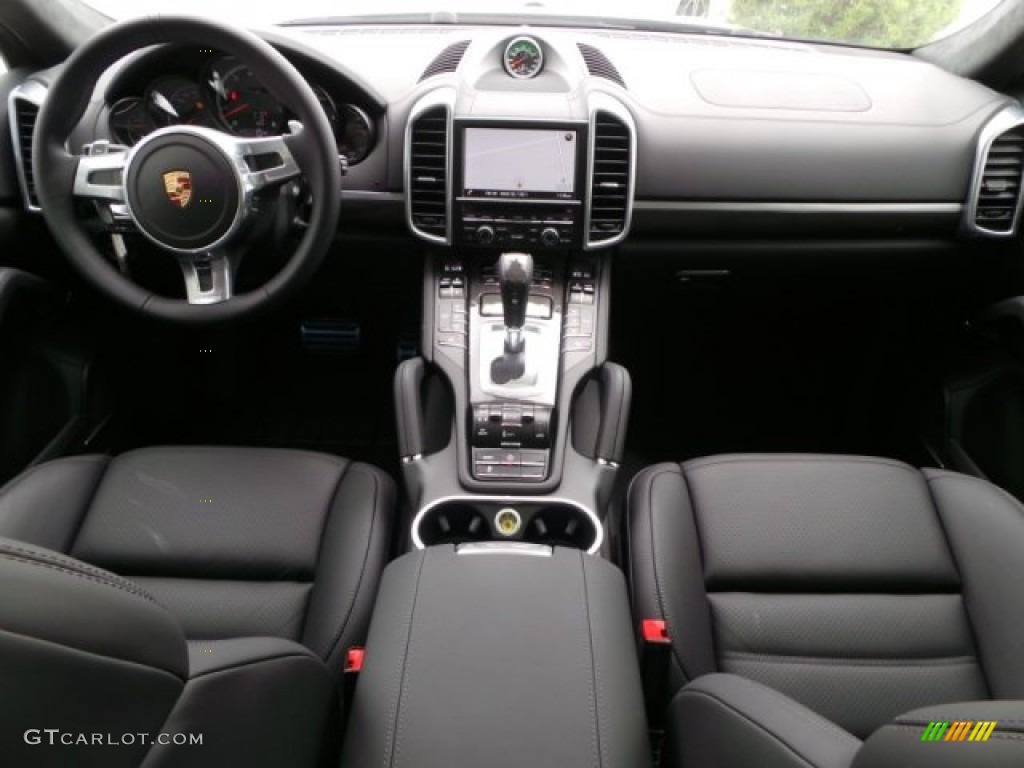 2014 Porsche Cayenne Turbo S Black Dashboard Photo #102789404