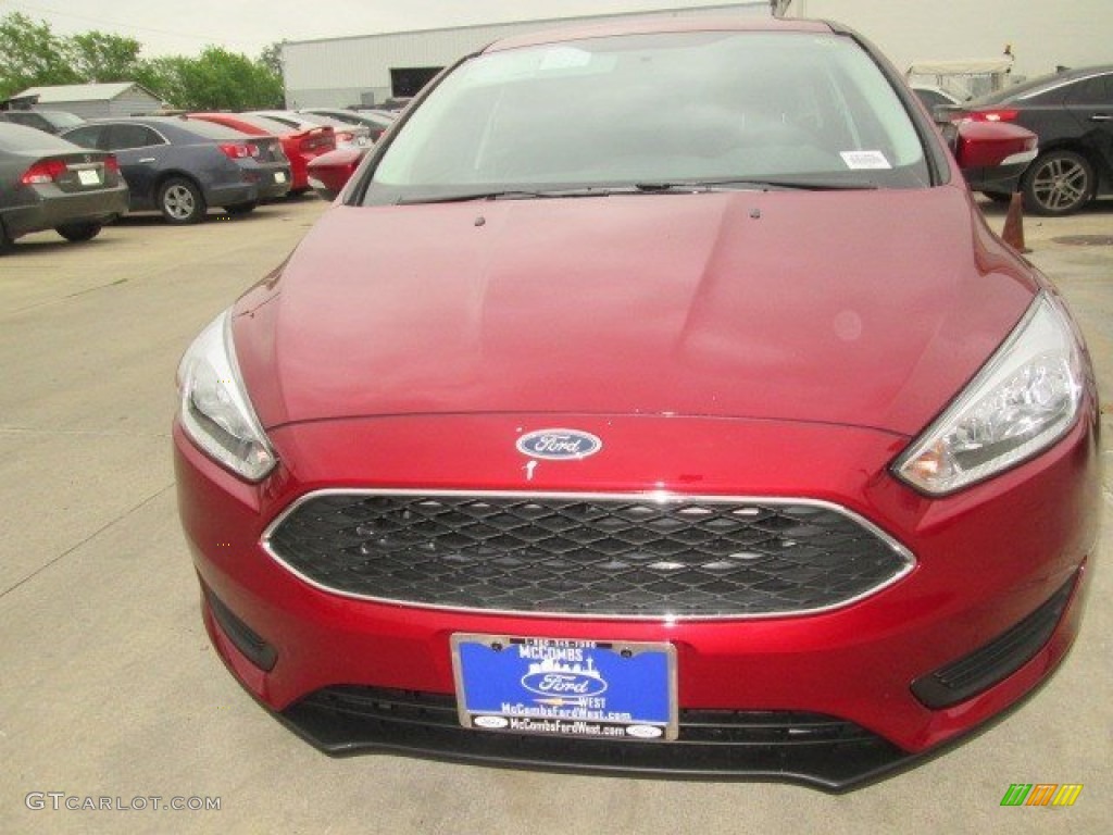 2015 Focus SE Sedan - Ruby Red Metallic / Charcoal Black photo #4