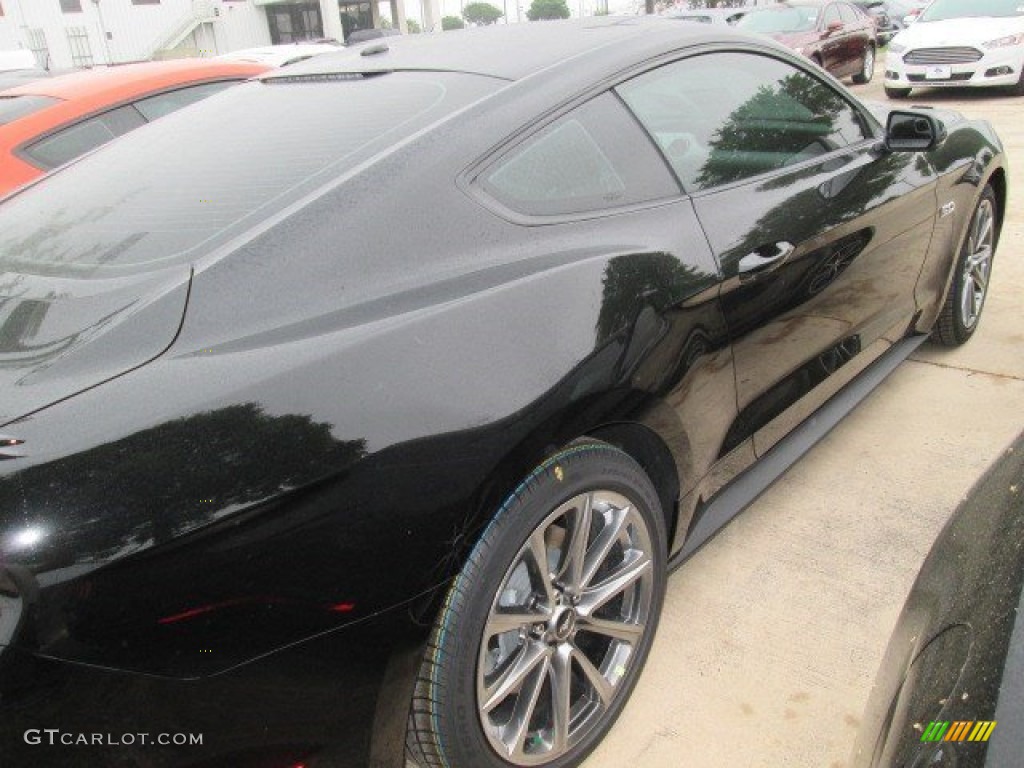 2015 Mustang GT Premium Coupe - Black / Ebony photo #9