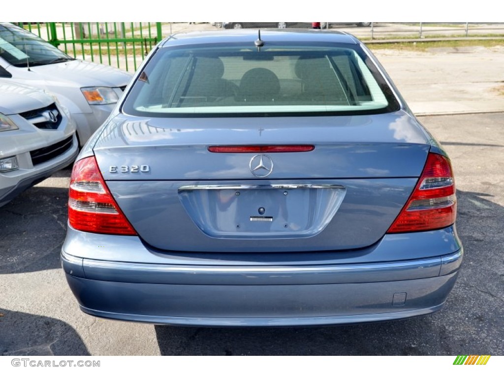 2004 E 320 Sedan - Platinum Blue Metallic / Ash photo #38