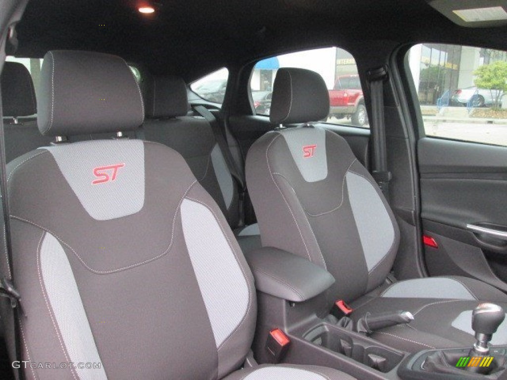 2015 Ford Focus ST Hatchback Front Seat Photo #102799773