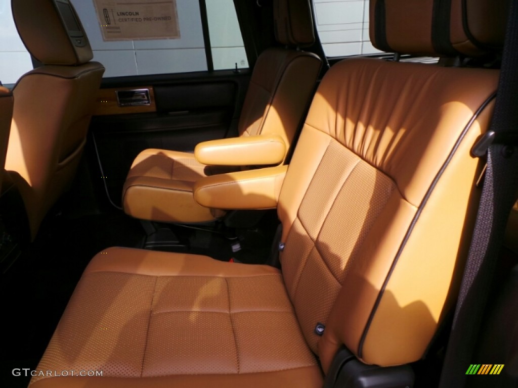 2014 Lincoln Navigator L 4x4 Rear Seat Photos