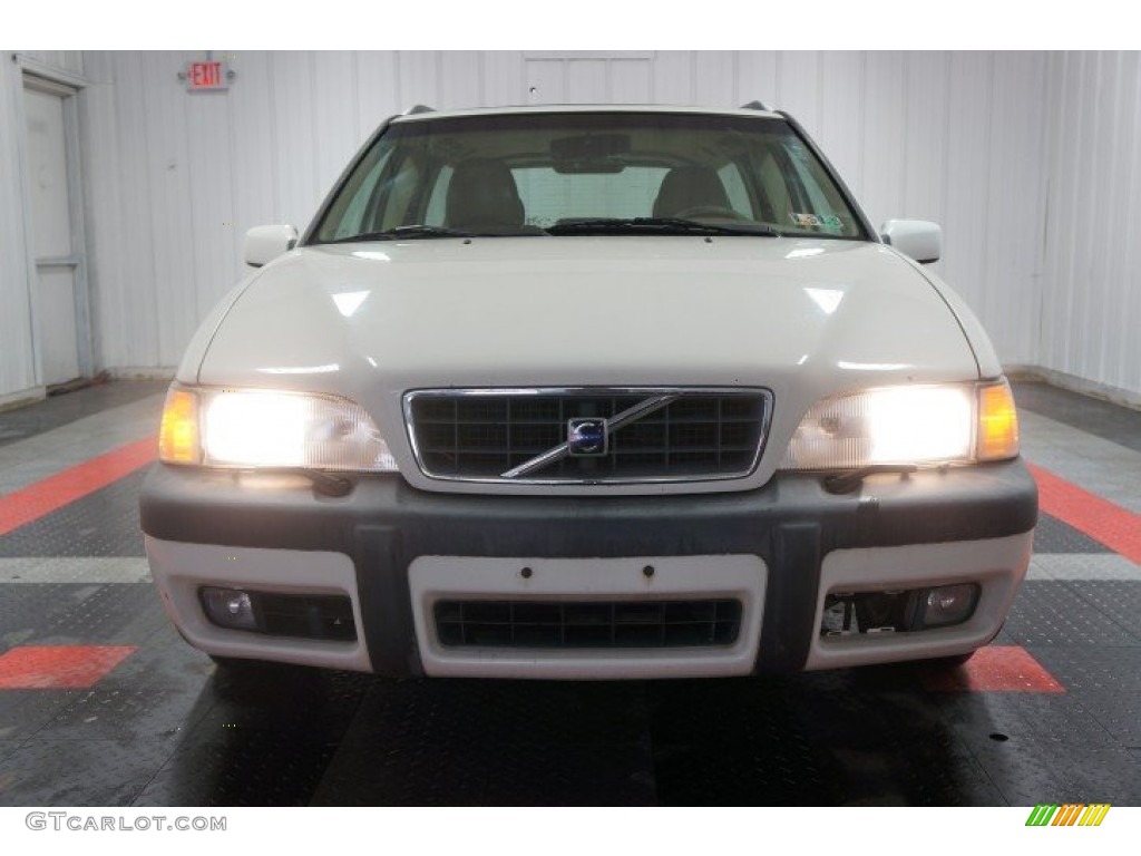 2000 V70 XC AWD - White / Light Taupe/Taupe photo #4