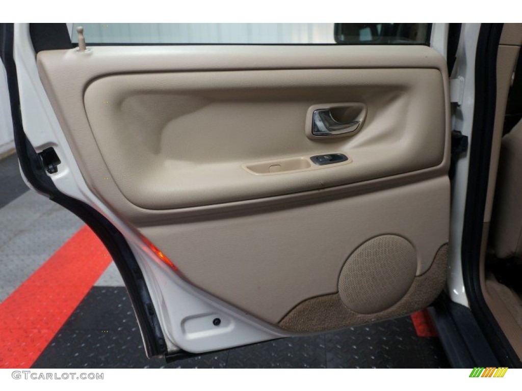2000 V70 XC AWD - White / Light Taupe/Taupe photo #15