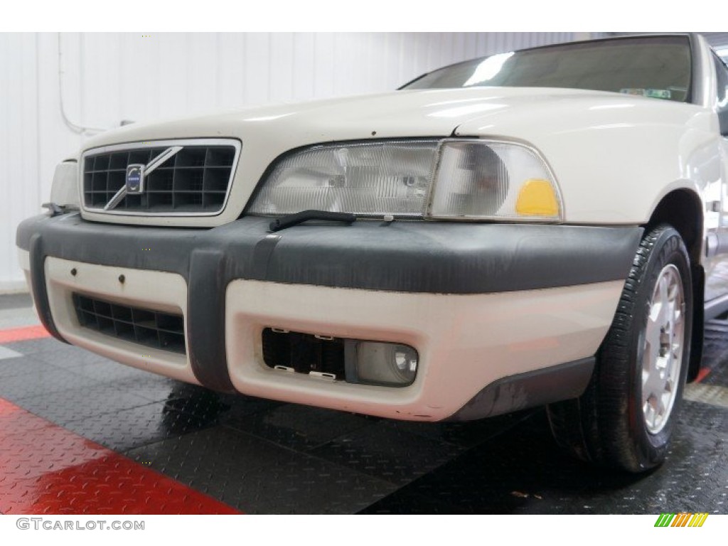 2000 V70 XC AWD - White / Light Taupe/Taupe photo #38