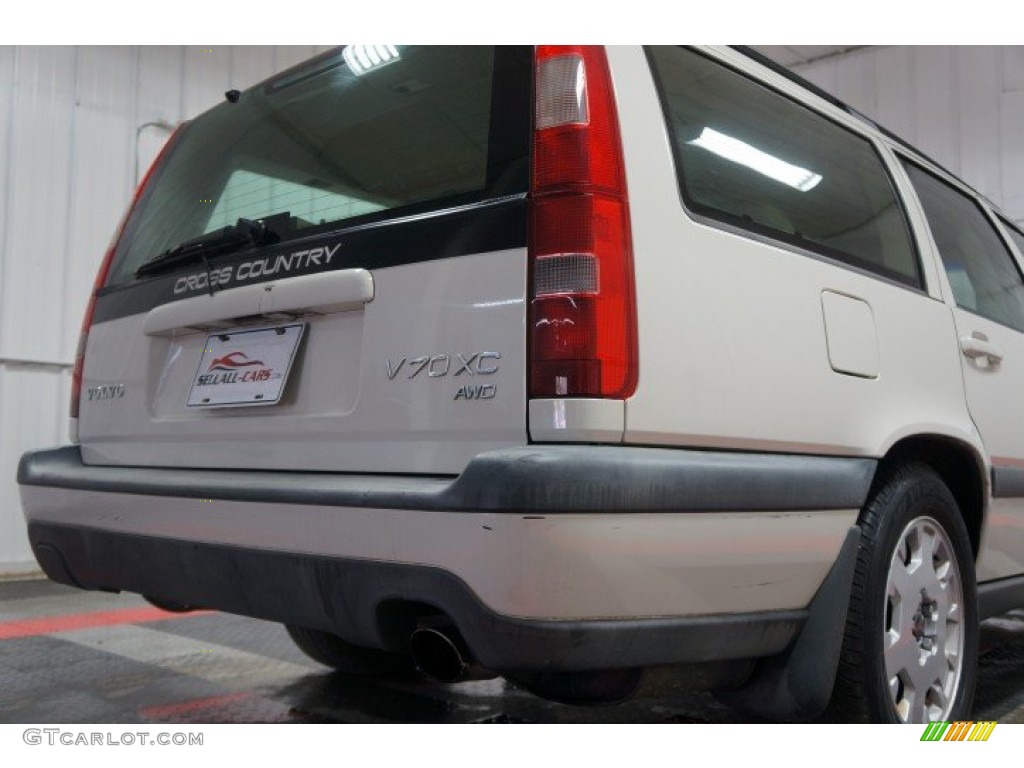 2000 V70 XC AWD - White / Light Taupe/Taupe photo #53