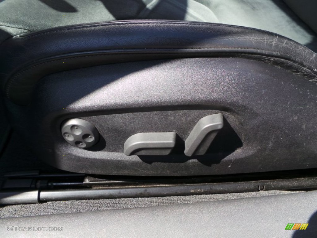 2008 TT 2.0T Roadster - Ice Silver Metallic / Black photo #18