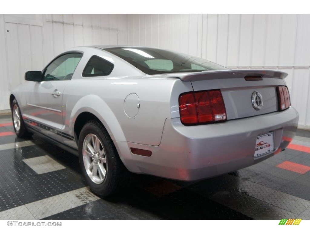 2008 Mustang V6 Deluxe Coupe - Vapor Silver Metallic / Light Graphite photo #10