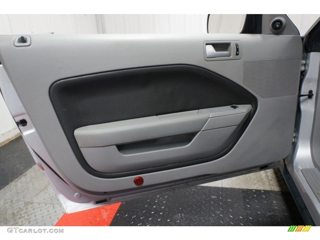 2008 Mustang V6 Deluxe Coupe - Vapor Silver Metallic / Light Graphite photo #12