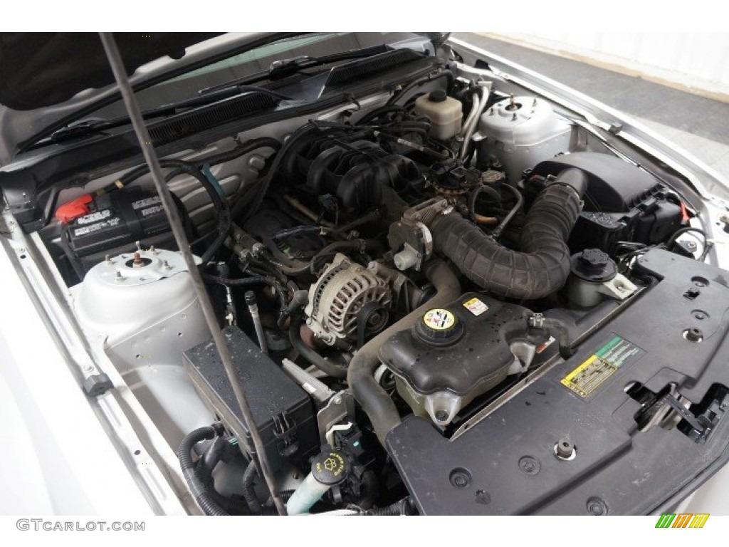 2008 Mustang V6 Deluxe Coupe - Vapor Silver Metallic / Light Graphite photo #32