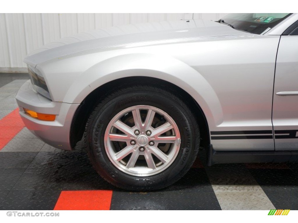 2008 Mustang V6 Deluxe Coupe - Vapor Silver Metallic / Light Graphite photo #57