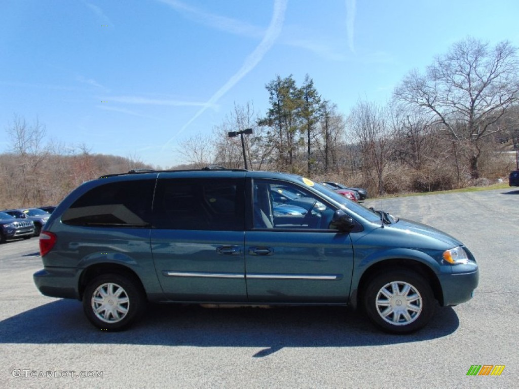 2007 Town & Country Touring - Marine Blue Pearl / Medium Slate Gray photo #2