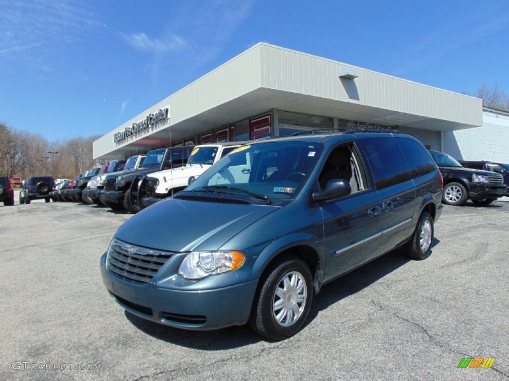 2007 Town & Country Touring - Marine Blue Pearl / Medium Slate Gray photo #7