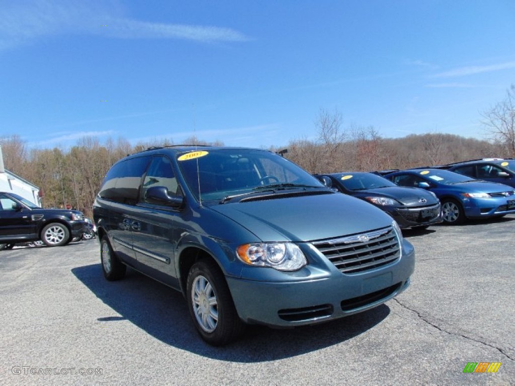 2007 Town & Country Touring - Marine Blue Pearl / Medium Slate Gray photo #31