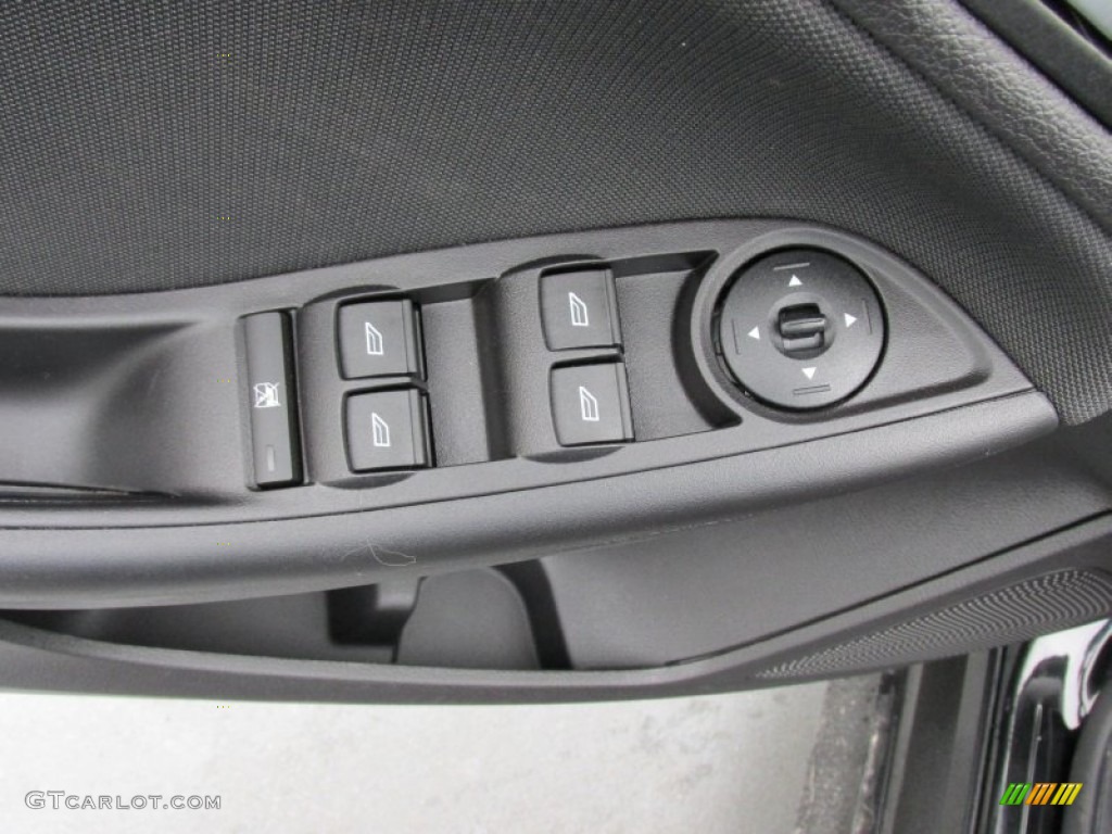 2015 Focus SE Hatchback - Tuxedo Black Metallic / Charcoal Black photo #20