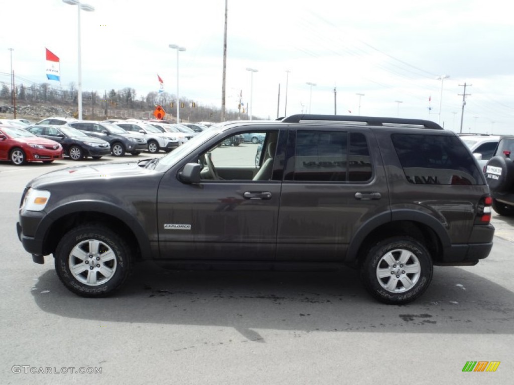2007 Explorer XLT 4x4 - Dark Stone Metallic / Camel photo #5