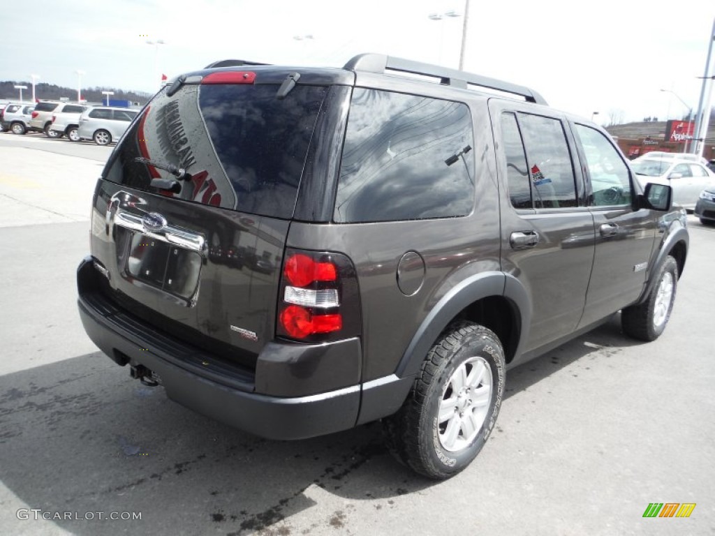 2007 Explorer XLT 4x4 - Dark Stone Metallic / Camel photo #8