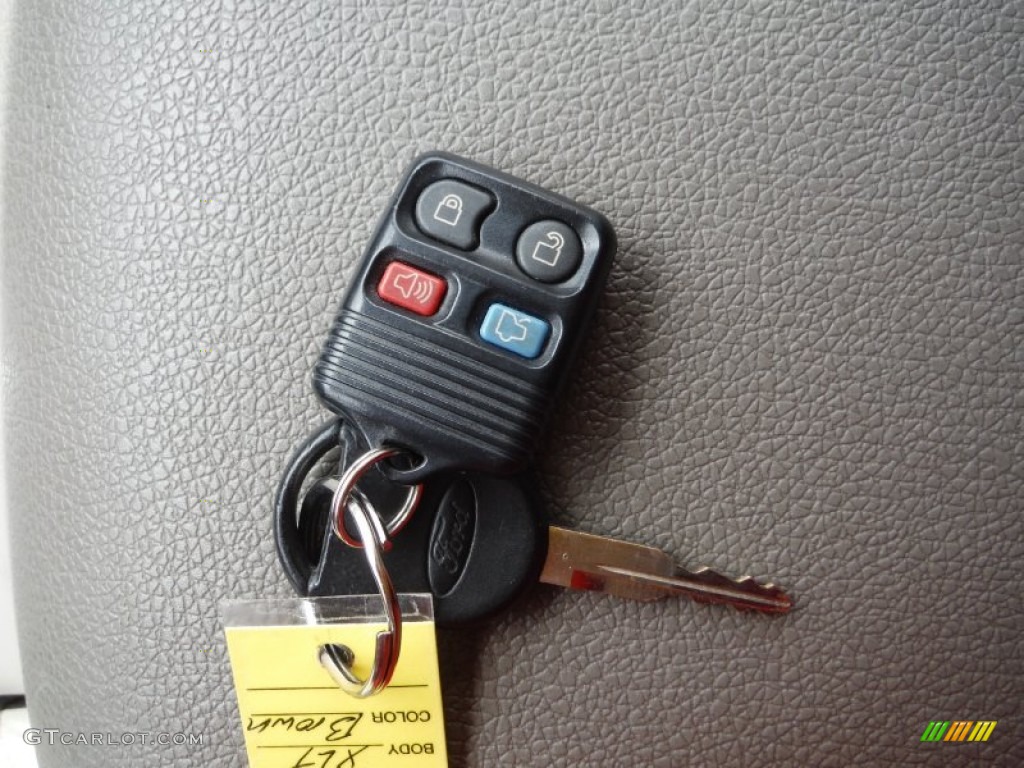 2007 Explorer XLT 4x4 - Dark Stone Metallic / Camel photo #18