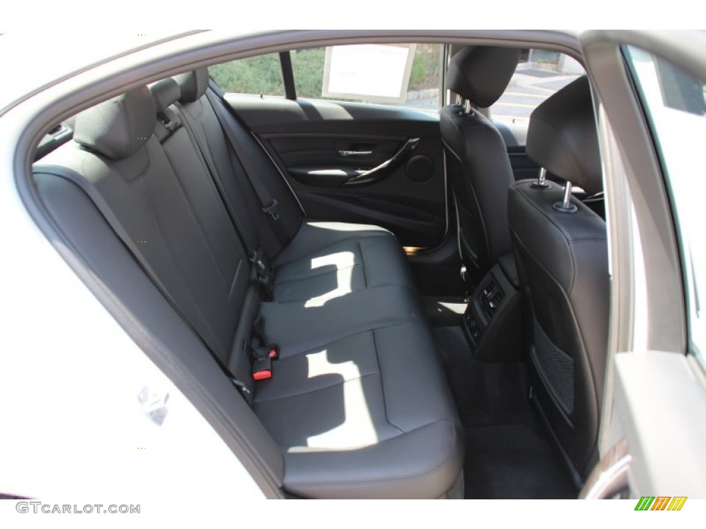 2015 3 Series 328i xDrive Sedan - Alpine White / Black photo #26