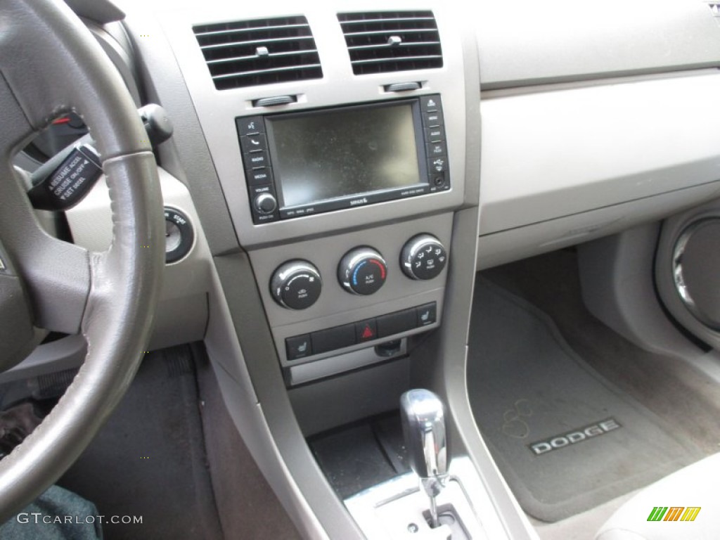 2010 Avenger Express - Stone White / Dark Khaki/Light Graystone photo #9