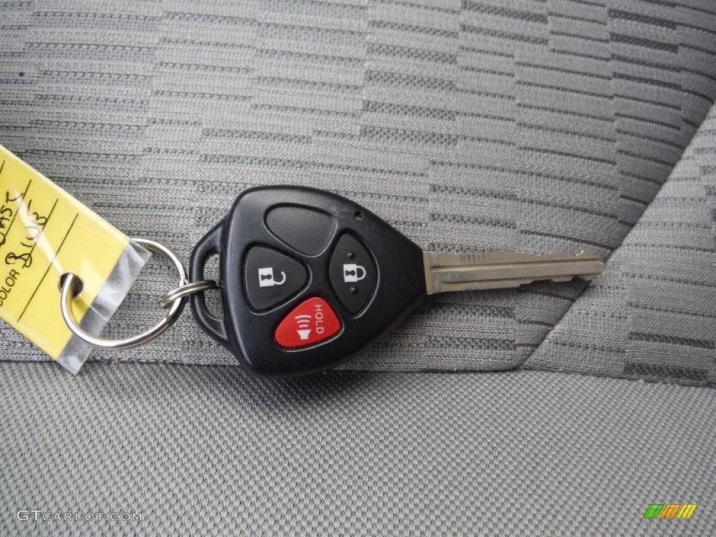 2012 Toyota RAV4 I4 4WD Keys Photos