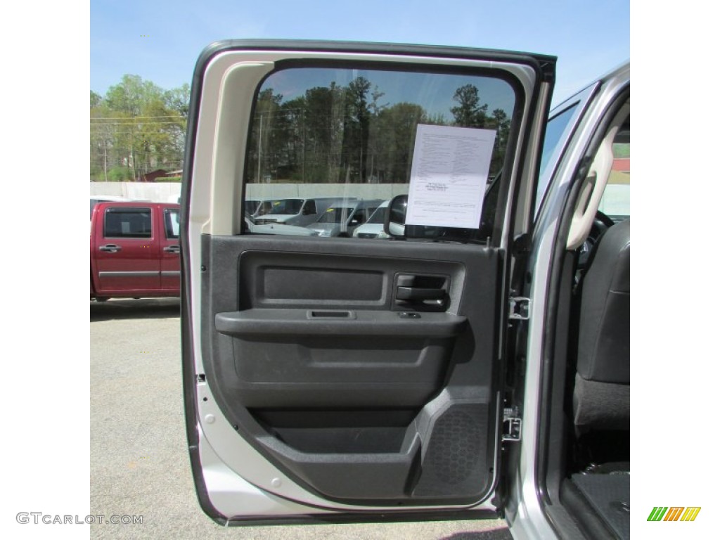 2011 Ram 3500 HD SLT Crew Cab 4x4 - Bright Silver Metallic / Dark Slate Gray/Medium Graystone photo #32