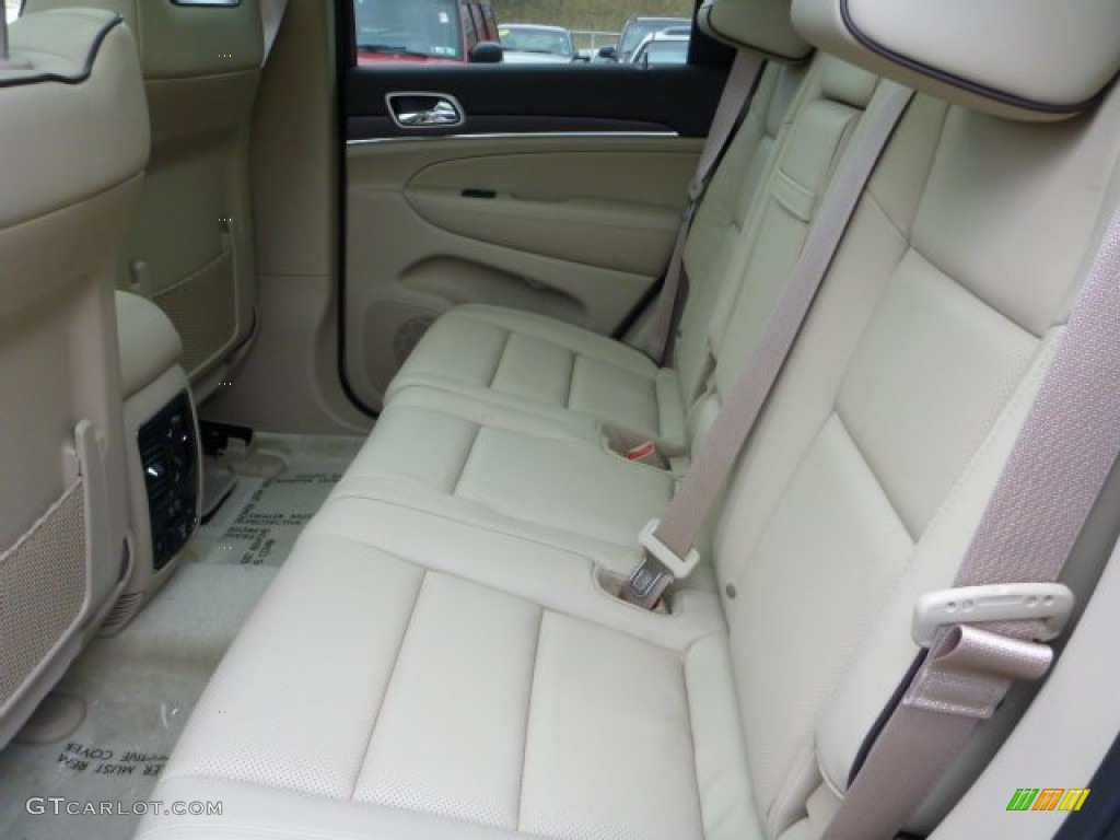 2015 Jeep Grand Cherokee Overland 4x4 Rear Seat Photos