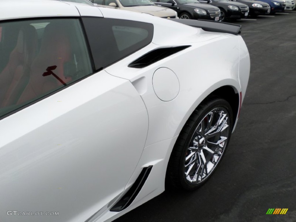 2015 Corvette Z06 Coupe - Arctic White / Adrenaline Red photo #18