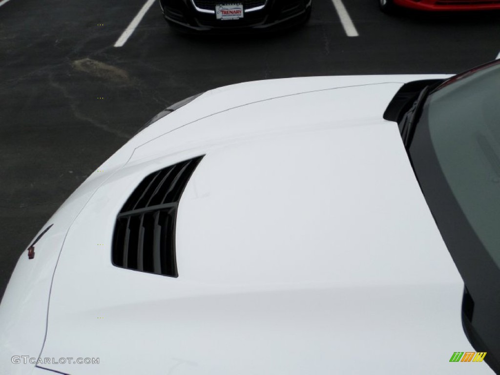 2015 Corvette Z06 Coupe - Arctic White / Adrenaline Red photo #29
