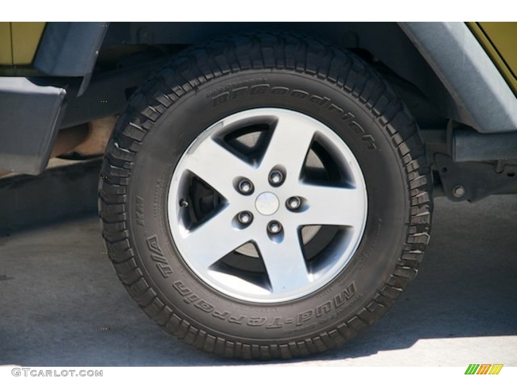 2010 Wrangler Unlimited Rubicon 4x4 - Rescue Green Metallic / Dark Slate Gray/Medium Slate Gray photo #29