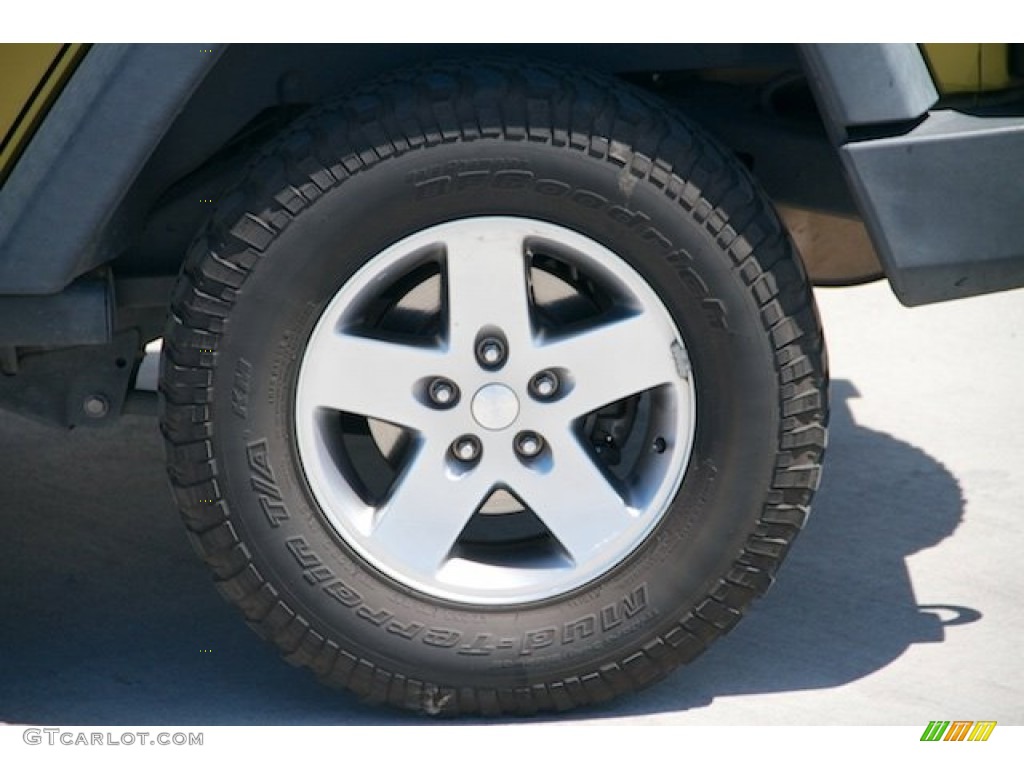 2010 Wrangler Unlimited Rubicon 4x4 - Rescue Green Metallic / Dark Slate Gray/Medium Slate Gray photo #31