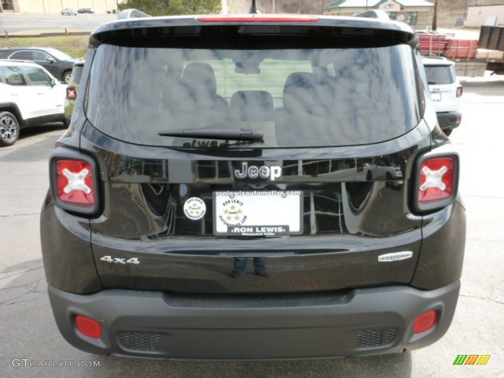 2015 Renegade Latitude 4x4 - Black / Bark Brown/Ski Gray photo #4