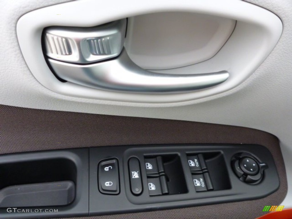 2015 Jeep Renegade Latitude 4x4 Controls Photo #102832819