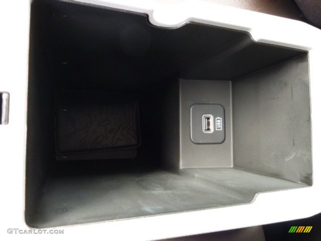 2015 Renegade Latitude 4x4 - Black / Bark Brown/Ski Gray photo #18