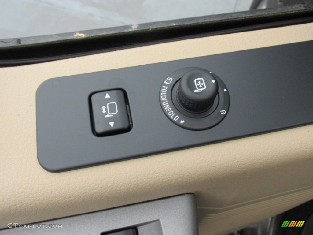 2015 Ford F350 Super Duty Lariat Crew Cab 4x4 Controls Photo #102832948